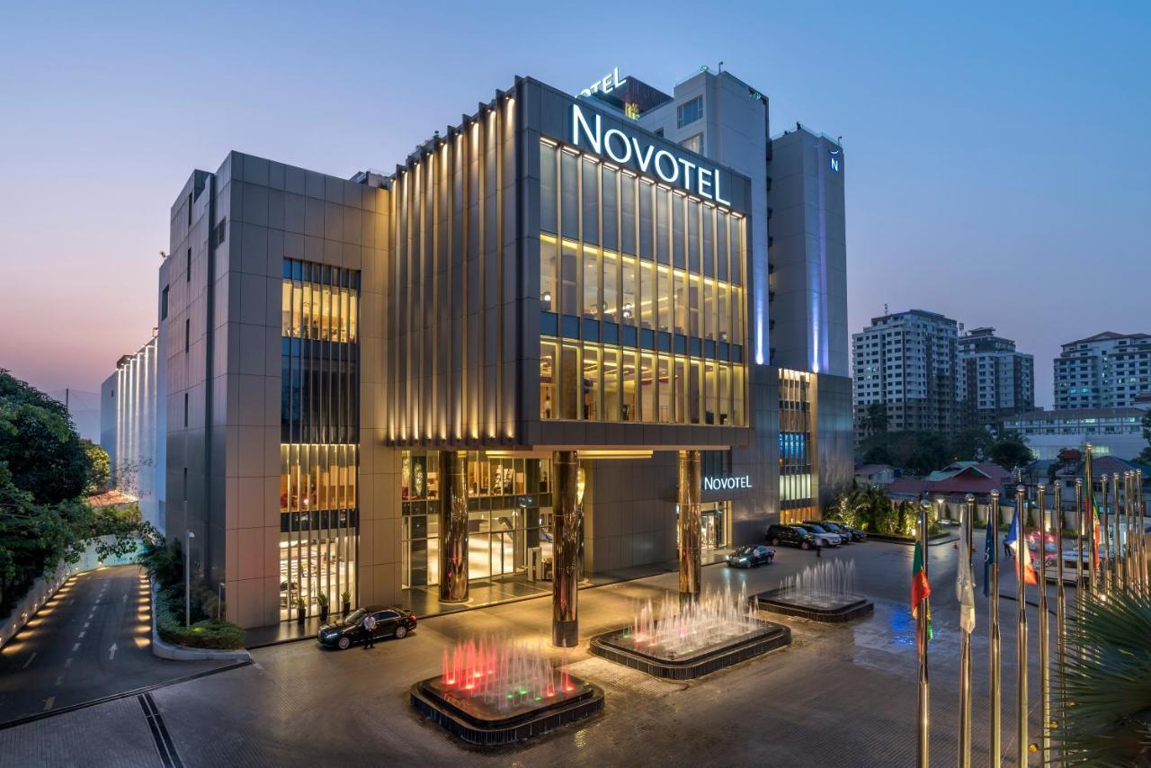 Novotel Yangon Max Экстерьер фото