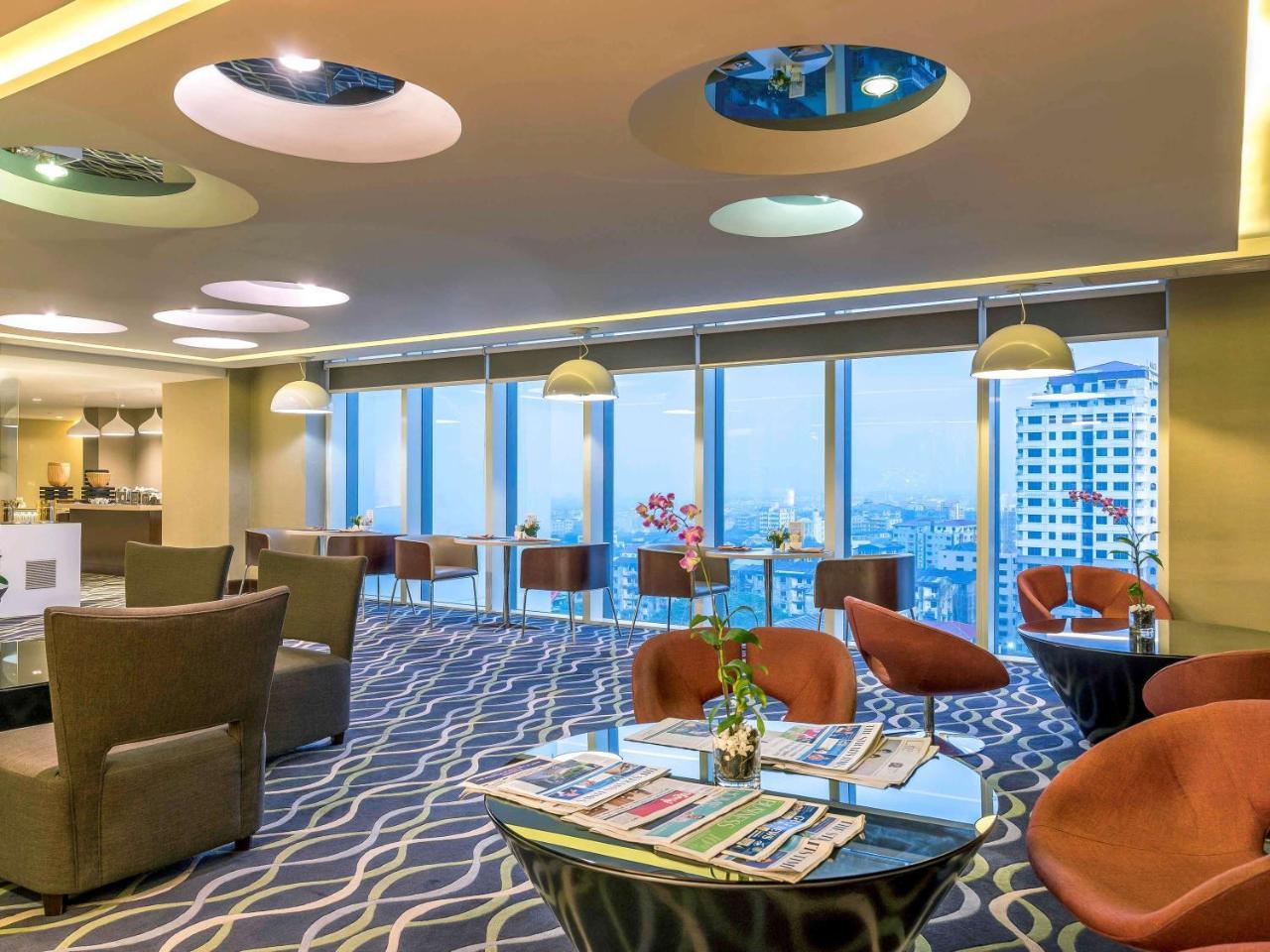 Novotel Yangon Max Экстерьер фото